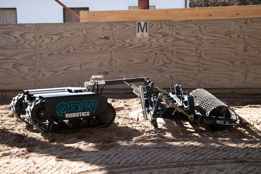 Der ODW MK4 bei der Reitplatzpflege